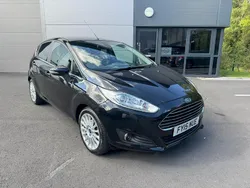 Black Used 2015 Ford Fiesta Titanium Hatchback | £4,290 (Fair price)