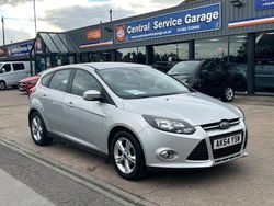 Silver Used 2015 Ford Focus Zetec Hatchback | £5,995 (Fair price)