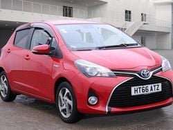 Used 2017 Toyota Yaris Hybrid | £8,995 (Fair price)