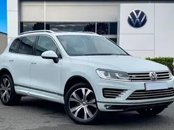 White Used 2015 VW Touareg R-line SUV | £13,949 (Fair price)