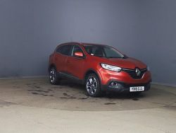 Flame red Used 2018 Renault Kadjar Dynamique SUV | £8,795 (Fair price)