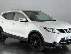 White Used 2016 Nissan Qashqai Tekna SUV | £13,450 (Fair price)