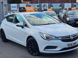 White Used 2016 Vauxhall Astra Design Edition Hatchback | £3,795 (Good price)