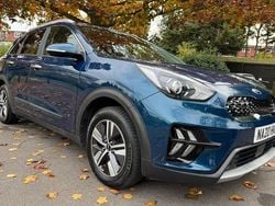 Blue Used 2020 Kia Niro 2 SUV | £14,295 (Good price)
