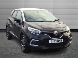 Black/cream Used 2019 Renault Captur Iconic SUV | £8,495 (Fair price)