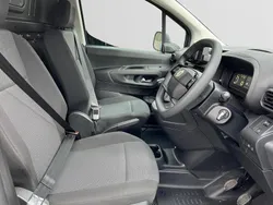 White New 2024 Vauxhall Combo S MPV | £16,000 (Good price)