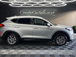Silver Used 2016 Hyundai Tucson SE SUV | £9,490 (A bit pricey)