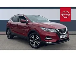 Red Used 2017 Nissan Qashqai N-Connecta SUV | £11,132 (Fair price)