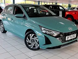 Green New 2024 Hyundai i20 Advanced Hatchback | £17,489 (Fair price)