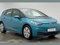 Reef blue metallic Used 2022 VW ID.3 Pure Hatchback | £14,490 (Fair price)