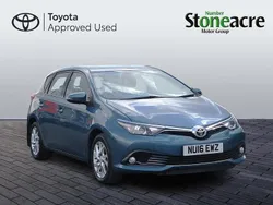 Blue Used 2016 Toyota Auris Hatchback | £9,000 (Fair price)