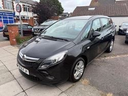 Black Used 2015 Vauxhall Zafira MPV | £5,495 (Fair price)