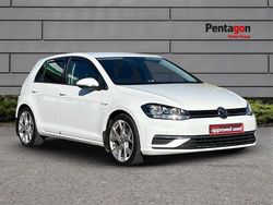 White Used 2017 VW Golf VII SE Hatchback | £12,994 (Fair price)