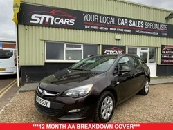 Brown Used 2015 Vauxhall Astra Design Edition Estate | £6,950 (Fair price)
