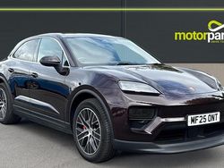Copper ruby metallic Used 2025 Porsche Macan SUV | £69,998 (Super price)