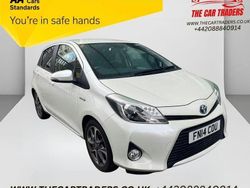 White Used 2014 Toyota Yaris Hybrid Trend Hatchback | £9,888 (Fair price)