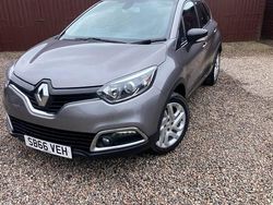 Grey Used 2016 Renault Captur Dynamique SUV | £6,995 (Fair price)