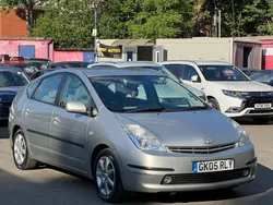 Silver Used 2005 Toyota Prius Hatchback | £2,195 (Super price)