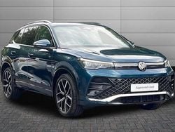 Nightshade blue Used 2025 VW Tiguan R-line SUV | £37,195 (Expensive)