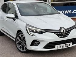 Used 2022 Renault Clio V Version S Hatchback | £12,995 (Fair price)