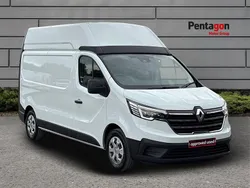 White Used 2024 Renault Trafic Van | £22,495 (Fair price)