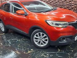 Flame red Used 2015 Renault Kadjar Dynamique SUV | £6,199 (Fair price)