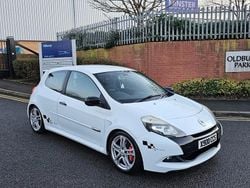 White Used 2010 Renault Clio II Hatchback | £3,895 (Good price)
