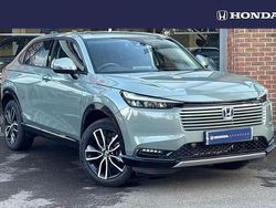 Sage green Used 2025 Honda HR-V Advance SUV | £28,650 (Expensive)