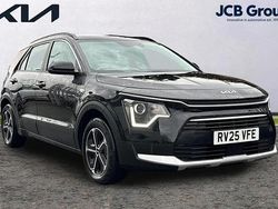 Black Used 2025 Kia Niro SUV | £23,995 (Fair price)