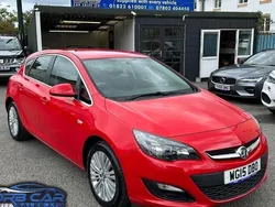 Red Used 2015 Vauxhall Astra Excite Hatchback | £3,999 (Good price)