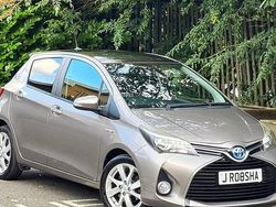 Used 2014 Toyota Yaris Hybrid | £8,495 (Expensive)
