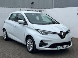 White Used 2022 Renault Rapid SE Hatchback | £10,604 (Good price)