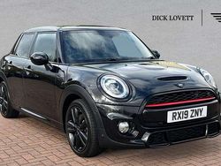 Midnight black Used 2019 Mini Cooper S Hatch Hatchback | £14,995 (Fair price)