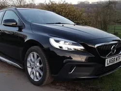 Black Used 2018 Volvo V40 CC Plus Estate | £11,750 (Fair price)