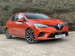 Valencia orange Used 2021 Renault Clio V Iconic Hatchback | £12,800 (Fair price)