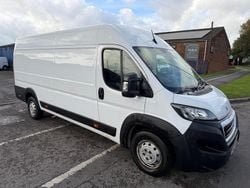 White Used 2022 Peugeot Boxer Van | £10,995 (Good price)