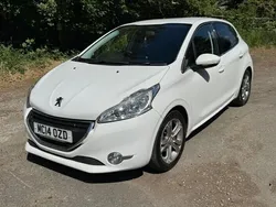 White Used 2014 Peugeot 208 Allure Hatchback | £3,650 (Fair price)