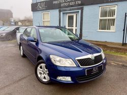 Blue Used 2011 Skoda Octavia Elegance Hatchback | £2,550 (Good price)