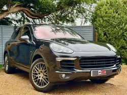 Black Used 2016 Porsche Cayenne SUV | £19,390 (Good price)