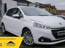 White Used 2017 Peugeot 208 Allure Hatchback | £7,200 (Fair price)