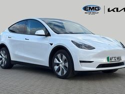 White Used 2022 Tesla Model Y Long Range AWD SUV | £21,695 (Fair price)
