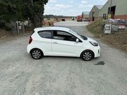 White Used 2016 Kia Picanto 2 Hatchback | £2,995 (Good price)