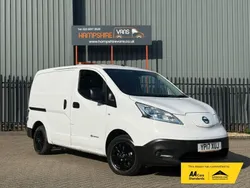 White Used 2017 Nissan e-NV200 Tekna Van | £5,743 (Fair price)