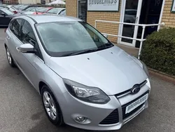 Moondust silver Used 2011 Ford Focus Zetec Hatchback | £4,495 (Fair price)