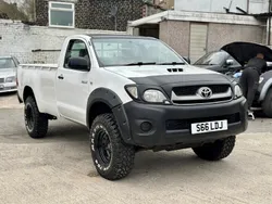 White Used 2010 Toyota HiLux Pickup | £10,995 (Fair price)