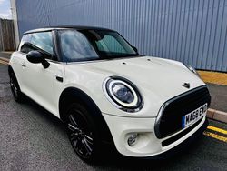 White Used 2018 Mini Cooper D Hatch Hatchback | £6,750 (Fair price)