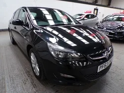 Black Used 2014 Vauxhall Astra Hatchback | £5,985 (Expensive)