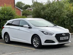 White Used 2016 Hyundai i40 SE Estate | £6,590 (Fair price)
