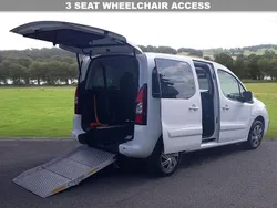 White Used 2018 Citroën Berlingo Feel MPV | £9,999 (Good price)