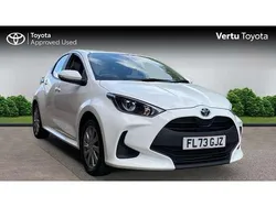 White Used 2023 Toyota Yaris Hybrid Hatchback | £16,109 (Fair price)